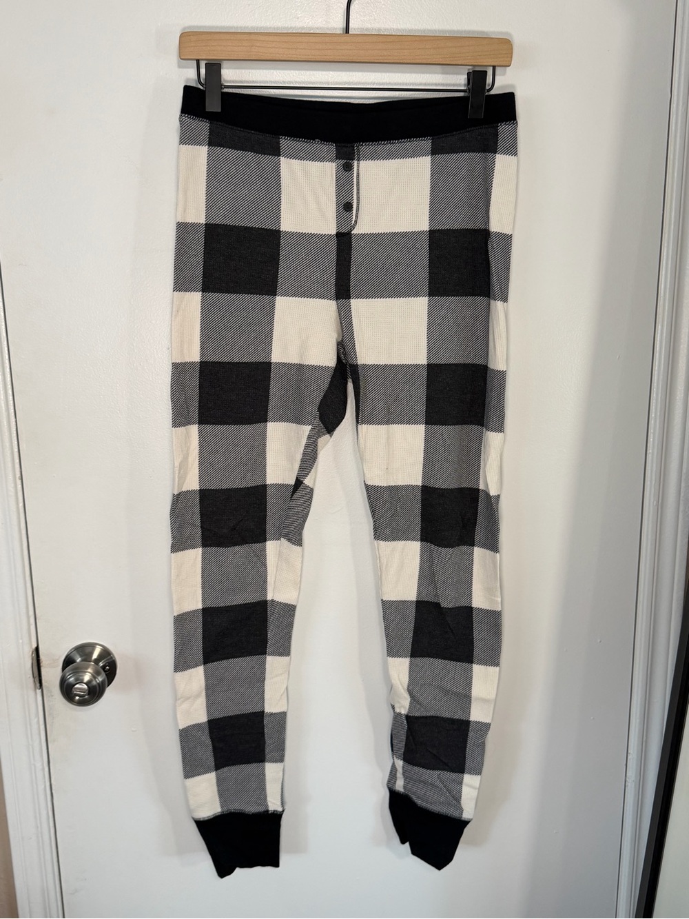 Old Navy Black and White Buffalo Plaid Joggers - M